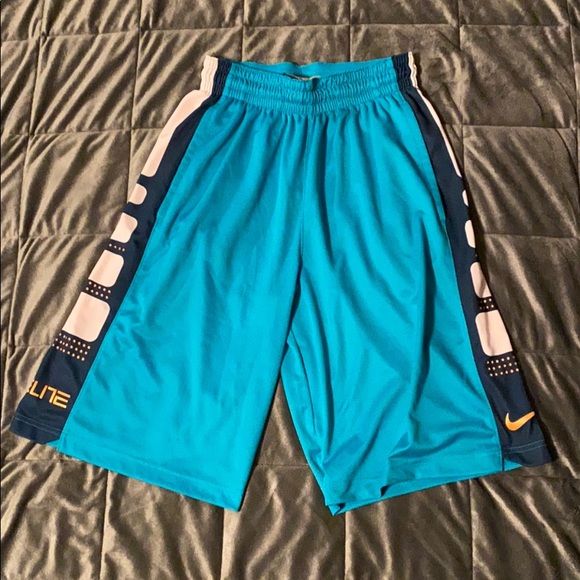 Men’s small Nike elite basketball shorts.